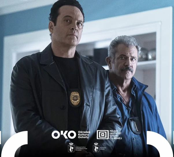 Zdjęcie przedstawia dwóch aktorów