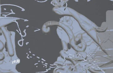 W tle widoczne są abstrakcyjne, płynne kształty przypominające falujące linie lub organiczne formy w odcieniach szarości i błękitu.